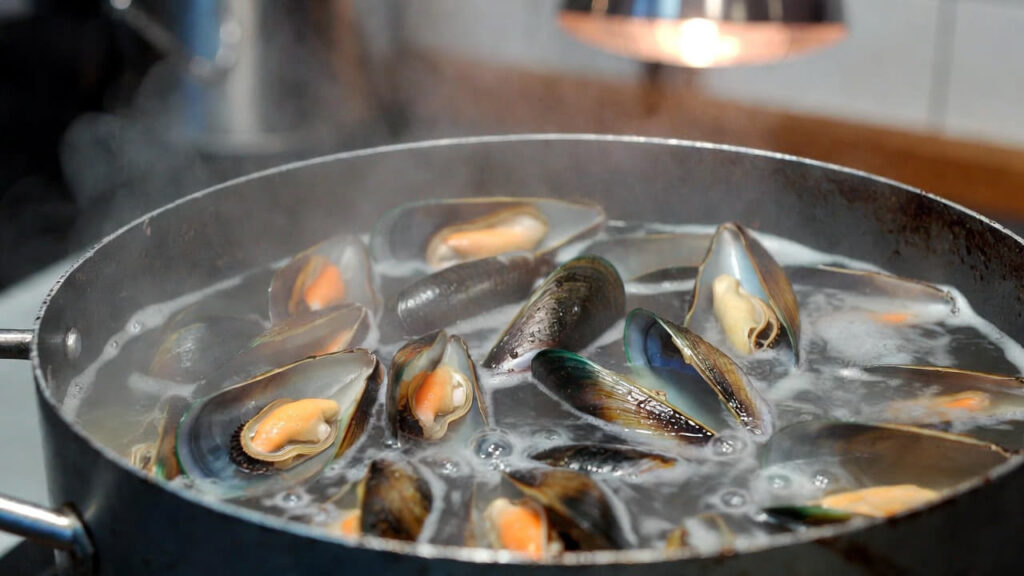 Mangi cozze a Pasqua? Ecco cosa sapere sull’epatite A che ha colpito il Sud Italia