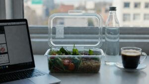 Il calo di energia delle 15:00: colpa del pranzo o del picco glicemico?