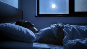 Ti svegli di notte col cuore che batte forte? Il ruolo del magnesio e perché non va fatta autodiagnosi